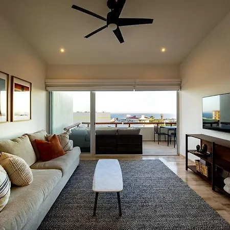 Upscale 2Bdrm Condo In Cabo